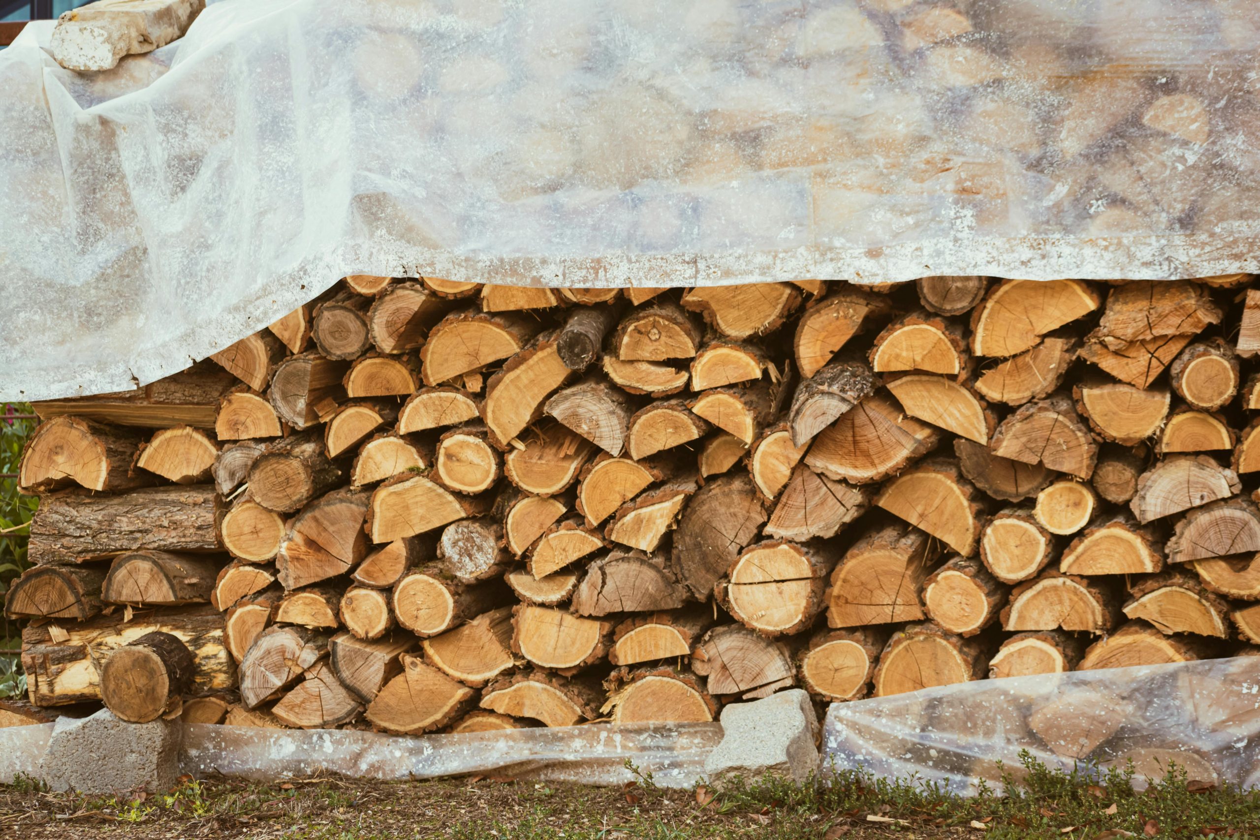 Comment bien stocker son bois de chauffage